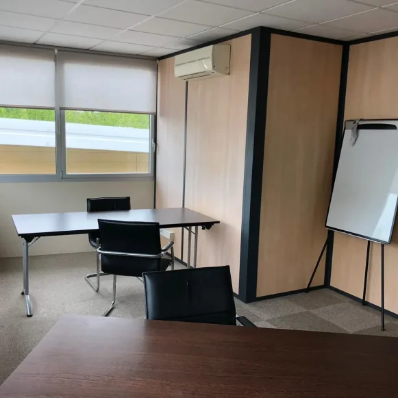 Bureau privé 11 m² 2 postes Location bureau Rue Pierre Gilles de Gennes Labège 31670 - photo 3