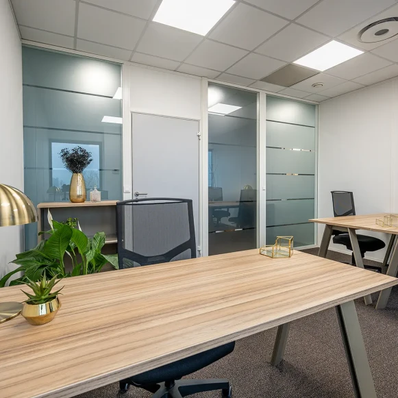 Bureau privé 14 m² 3 postes Coworking Rue des Hérons Entzheim 67960 - photo 5