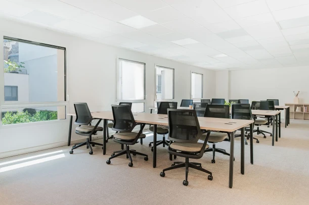 Bureau privé - 75018 - 20 postes - 11700€