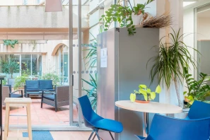 Bureau privé - 13090 - 1 poste - 820€