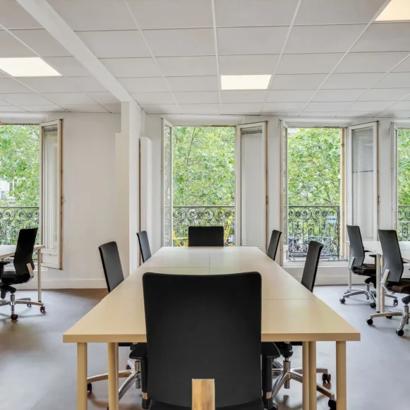 Espace indépendant 180 m² 32 postes Location bureau Boulevard Saint Denis Paris 75010 - photo 2