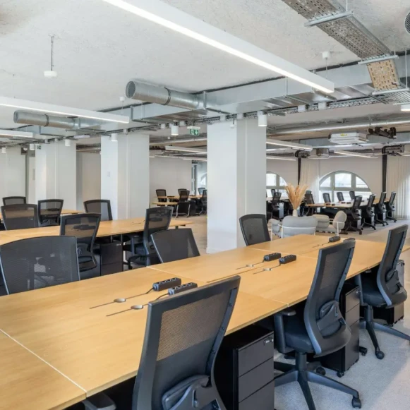 Espace indépendant 800 m² 90 postes Location bureau Avenue Trudaine Paris 75009 - photo 4