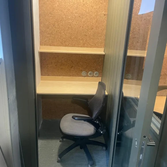 Espace indépendant 160 m² 24 postes Coworking Rue de Charenton Paris 75012 - photo 4