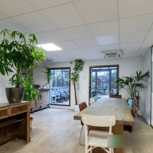 Bureau privé 20 m² 6 postes Coworking Rue Jadin Paris 75017 - photo 11