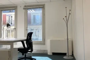 Bureau privé - 75010 - 3 postes - 2100€