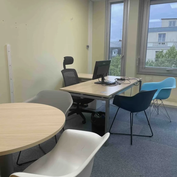 Bureau privé 30 m² 10 postes Location bureau Avenue de Messine Paris 75008 - photo 1
