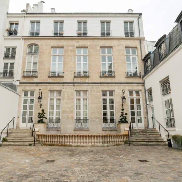 Espace indépendant 280 m² 42 postes Location bureau Rue Saint-Fiacre Paris 75002 - photo 1
