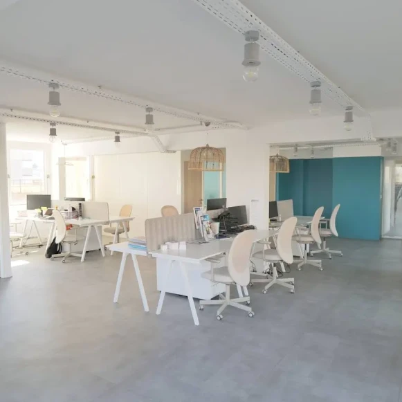 Open Space  120 postes Location bureau Avenue Maximilien Robespierre Vitry-sur-Seine 94400 - photo 10