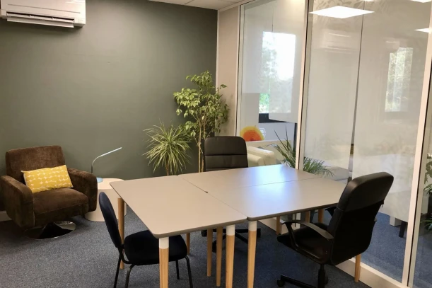 Bureau privé - 31520 - 2 postes - 750€