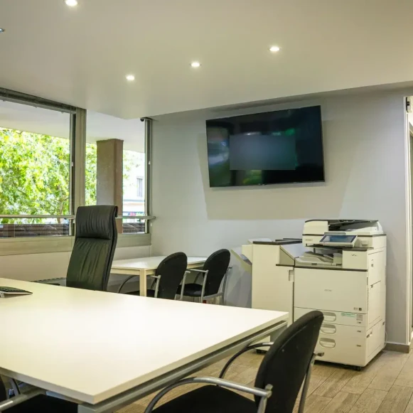 Bureau privé 29 m² 8 postes Coworking Rue Racine Villeurbanne 69100 - photo 9