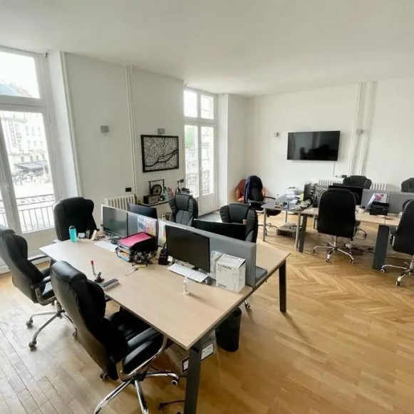 Bureau privé 55 m² 12 postes Location bureau Rue Regnard Nantes 44000 - photo 1