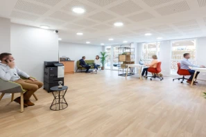 Open Space - 74600 - 6 postes - 210€