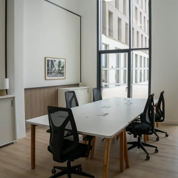 Bureau privé 13 m² 3 postes Location bureau Rue Maryam Mirzakhani Montpellier 34000 - photo 1