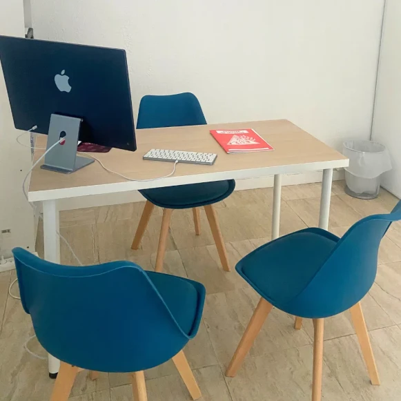 Bureau privé 12 m² 1 poste Coworking Rue dou Fabriguié Draguignan 83300 - photo 1