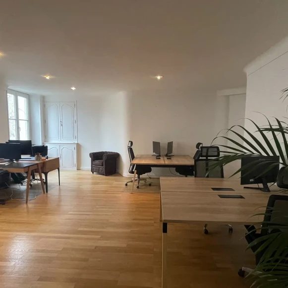 Bureau privé 40 m² 10 postes Coworking Rue du Chêne d'Aron Nantes 44000 - photo 2