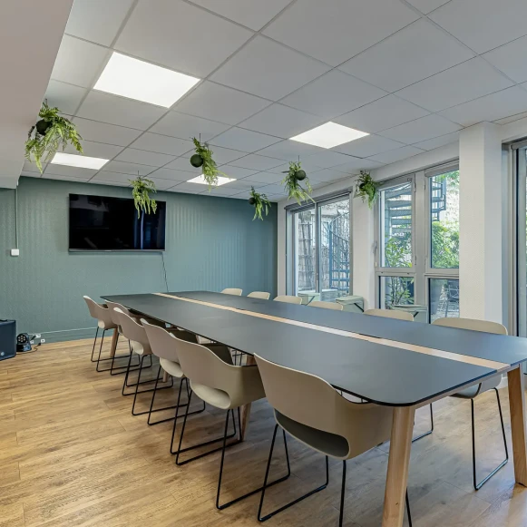 Bureau privé 14 m² 4 postes Coworking Rue de Rochechouart Paris 75009 - photo 12