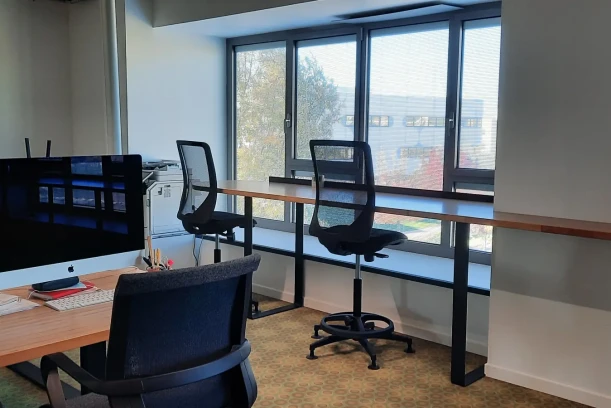 Open Space - 34170 - 15 postes - 250€