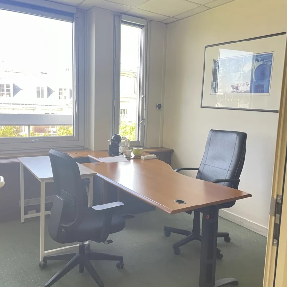 Bureau privé 52 m² 12 postes Location bureau Avenue de Messine Paris 75008 - photo 2