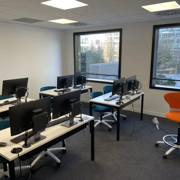 Espace indépendant 800 m² 80 postes Location bureau Avenue de l'Arche Courbevoie 92400 - photo 9