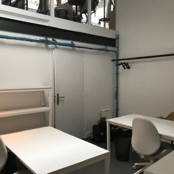 Bureau privé 15 m² 5 postes Location bureau Rue Dulong Paris 75017 - photo 4