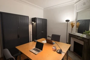 Bureau privé - 75019 - 3 postes - 820€