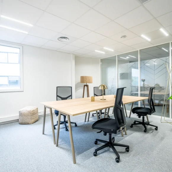 Bureau privé 20 m² 4 postes Location bureau Rue des Courtillons Bruz 35170 - photo 1