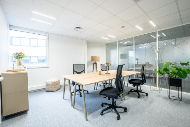 Bureau privé - 35170 - 4 postes - 1068€
