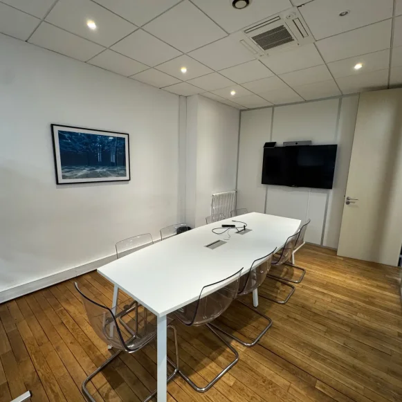 Bureau privé 14 m² 4 postes Location bureau Rue du Renard Paris 75004 - photo 6