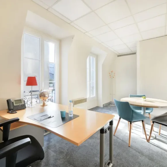 Bureau privé 11 m² 2 postes Coworking Boulevard de Sébastopol Paris 75001 - photo 7