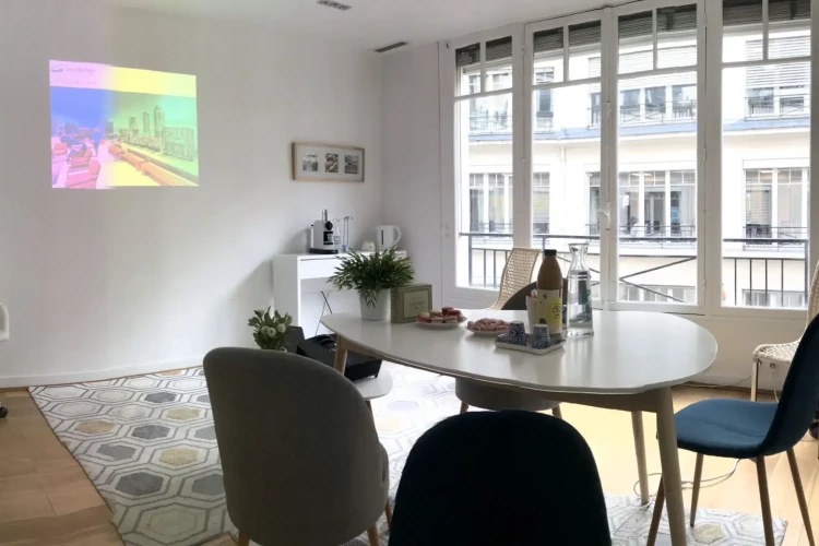 Espace indépendant - 75008 - 8 postes - 5600€