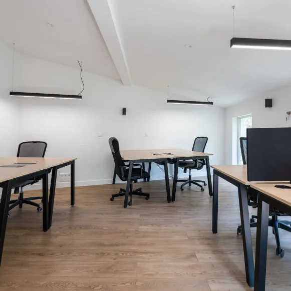 Bureau privé 29 m² 6 postes Coworking Rue Turenne Bordeaux 33000 - photo 1