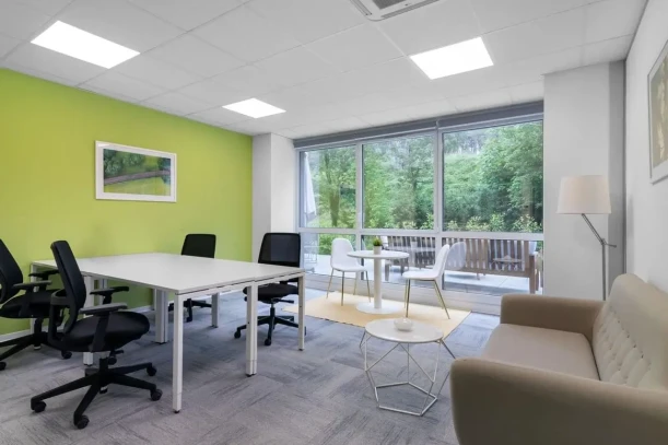 Bureau privé - 06560 - 4 postes - 1716€