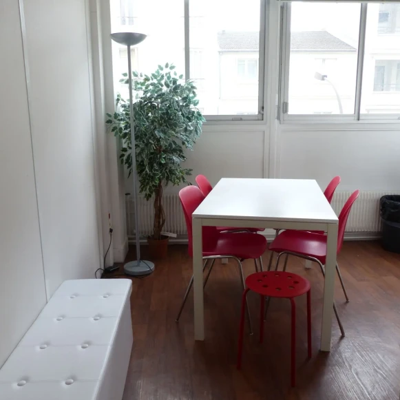 Bureau privé 15 m² 5 postes Coworking Rue de l'Église Paris 75015 - photo 6