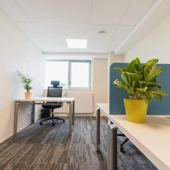 Bureau privé 20 m² 3 postes Location bureau Rue du Porteau Poitiers 86000 - photo 1