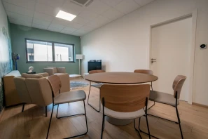 Open Space - 67720 - 8 postes - 200€