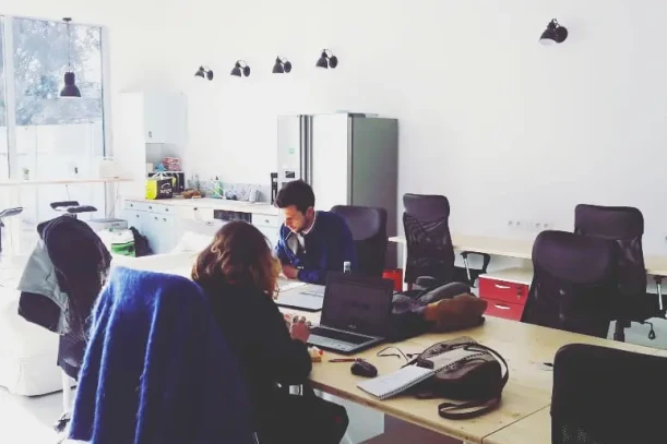 Open Space - 33150 - 20 postes - 126.5€