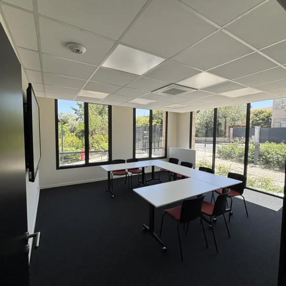Bureau privé 14 m² 2 postes Coworking Chemin du Château de l'Hers Toulouse 31500 - photo 2