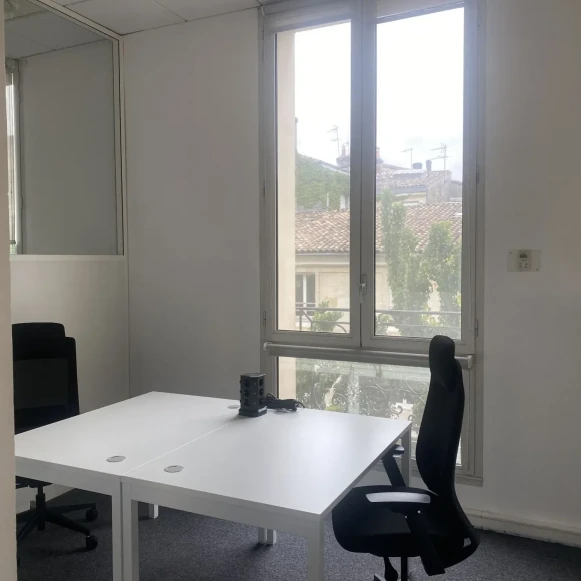 Bureau privé 12 m² 2 postes Location bureau Rue Edmond Michelet Bordeaux 33000 - photo 3