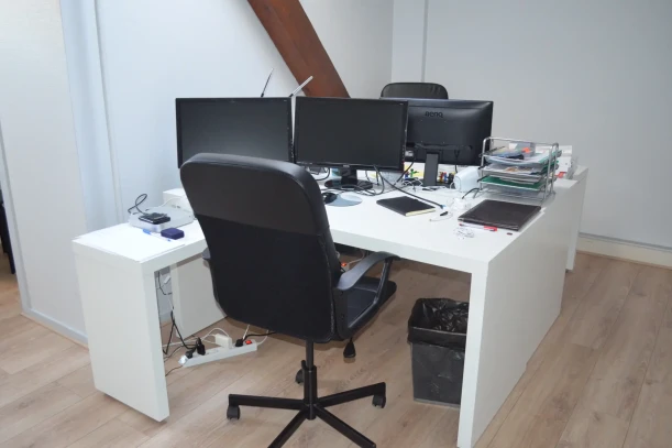 Bureau privé - 33800 - 5 postes - 1000€