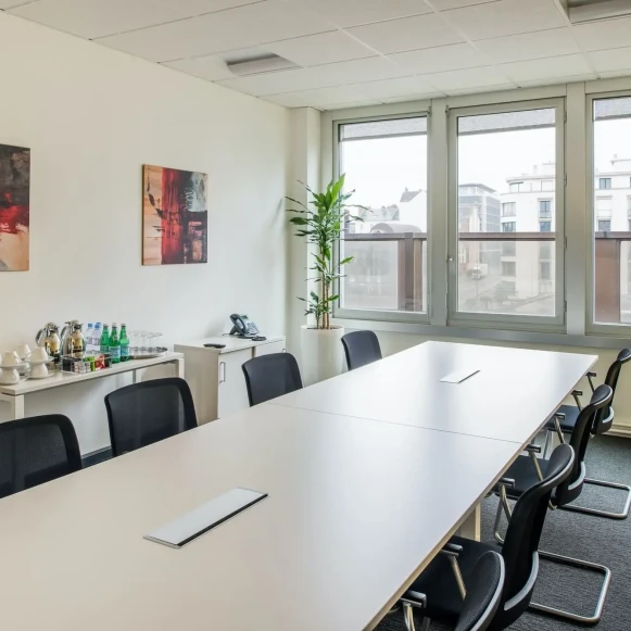 Bureau privé 24 m² 6 postes Coworking Rue d'Isly Rennes 35000 - photo 6