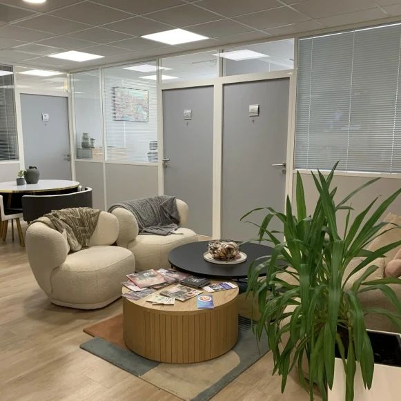 Bureau privé 13 m² 1 poste Location bureau L'Occitane Labège 31670 - photo 9