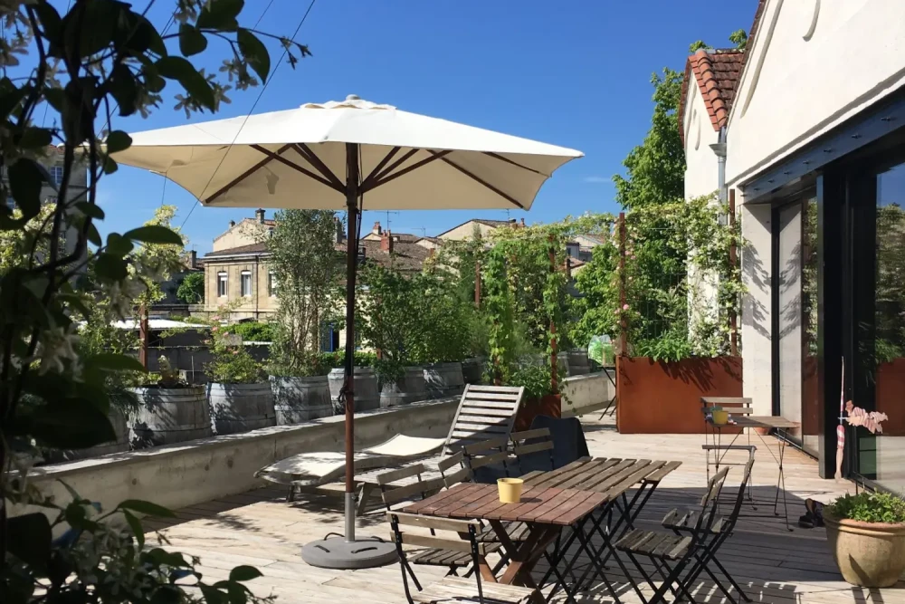 Open Space - 33000 - 4 postes - 320€
