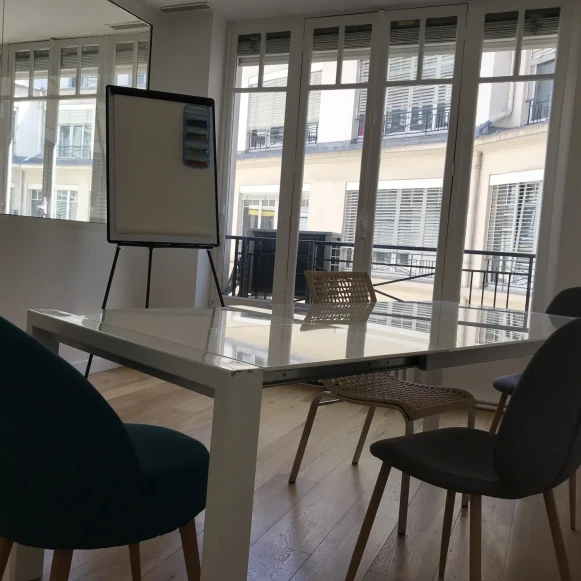 Espace indépendant 74 m² 8 postes Location bureau Rue Tronchet Paris 75008 - photo 6