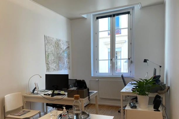 Bureau privé - 69002 - 2 postes - 690€