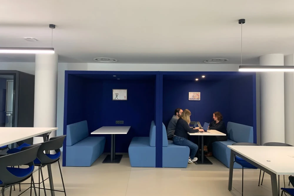 Bureau privé - 86360 - 8 postes - 2267€