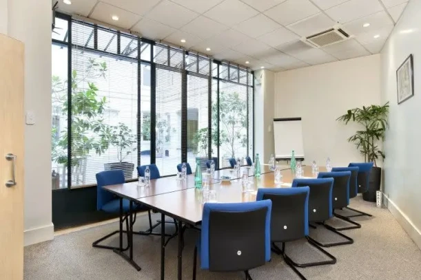 Bureau privé - 75008 - 5 postes - 2575€
