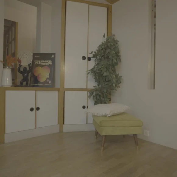 Espace indépendant 40 m² 5 postes Location bureau Rue Saint-Antoine Paris 75004 - photo 4