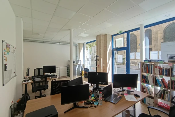 Open Space - 75005 - 4 postes - 200€