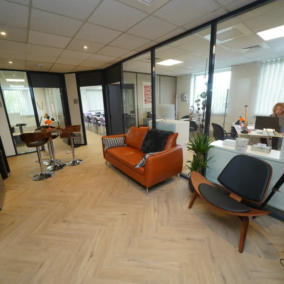 Bureau privé 17 m² 3 postes Coworking Avenue de Norvège Villebon-sur-Yvette 91140 - photo 3