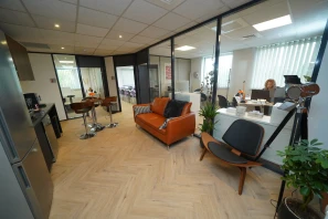 Bureau privé - 91140 - 5 postes - 2500€